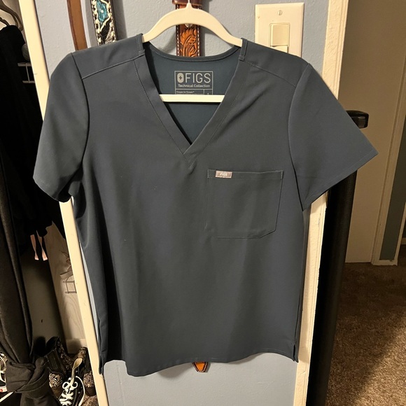 Figs Scrub Top - Picture 1 of 1